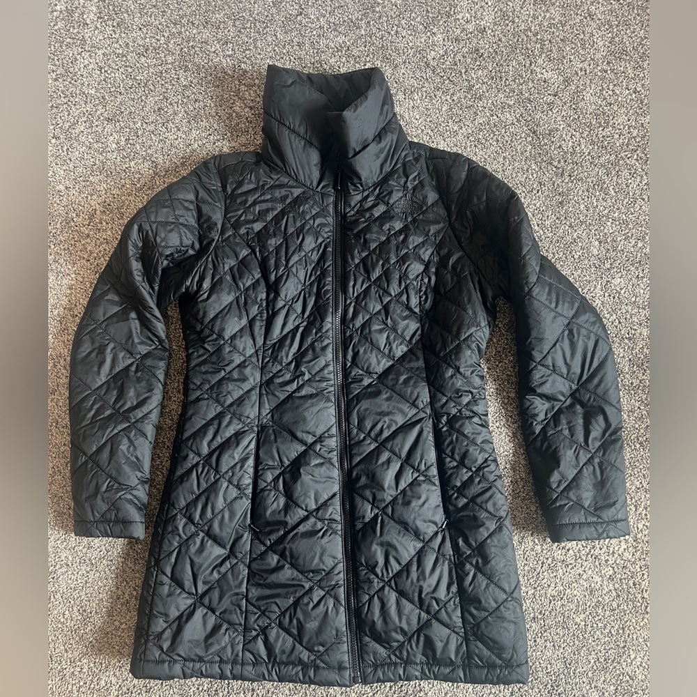 The North Face thin puffer coat, medium